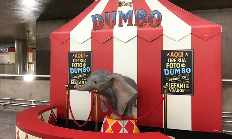 Campanha em mídia out of home leva 'Dumbo' para metrô de São Paulo