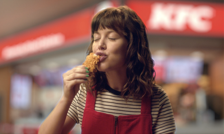 KFC estreia primeiro comercial no Brasil