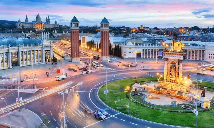 Soluções em cidades inteligentes e imersão em Barcelona