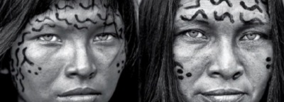 À esquerda a índia Penha aos 22 anos, no Amazonas, em 1997. Ao lado, Penha aos 39 anos, em 2015.