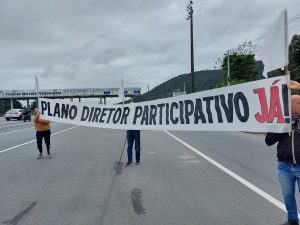 Foto: Manifestação por um Plano Diretor participativo em Florianópolis / Crédito: Divulgação.