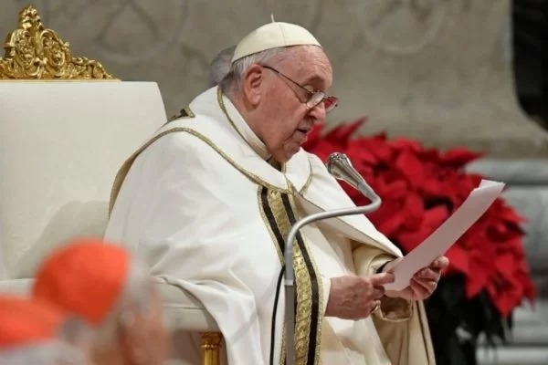Papa Francisco é internado em Roma com infecção respiratória