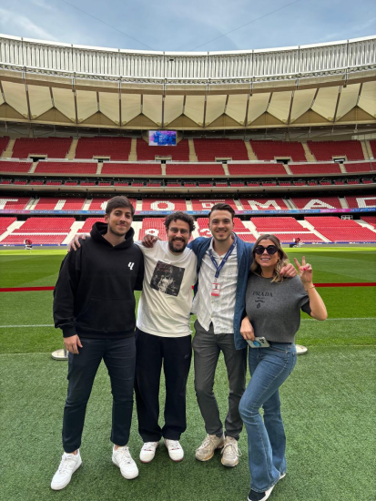 En una colaboración sin precedentes, LaLiga lleva a CazéTV a visitar clubes de España